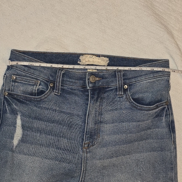 Altar'd State Straight Leg Distresses SALLY style, Stretch Jeans Size 7 - Picture 9 of 11